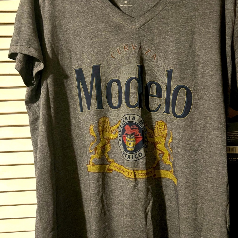 Lucky Brand - Modelo v neck T Shirt